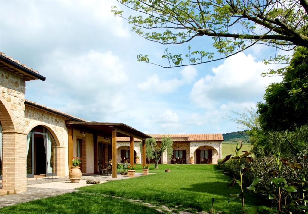 Bio Agriturismo Le Cascatelle Saturnia Exterior foto
